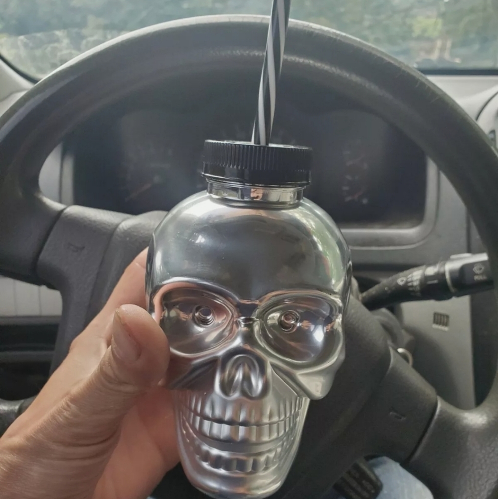 5x plastic   skull drinking cups
